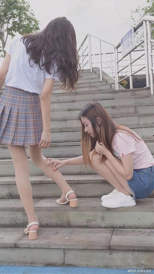 下学生丝袜美腿,时尚与性感的完美融合